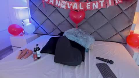 lucia_fastcollins online show from February 10, 2026, 2:10 pm