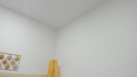 lucia_lorenz online show from February 3, 2026, 11:15 am