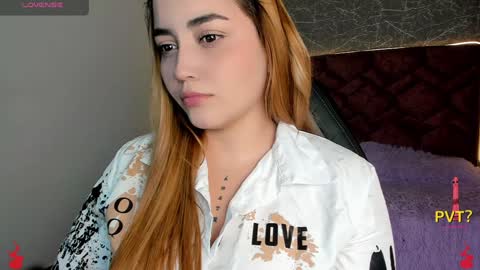 Snapshot of lucia_star_ chatting on February 4, 2025, 7:33 pm lucia star online show from February 4, 2025, 7:33 pm