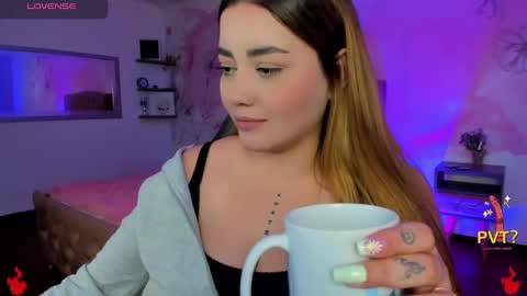 Snapshot of lucia_star_ chatting on February 21, 2025, 5:35 am lucia star online show from February 21, 2025, 5:35 am