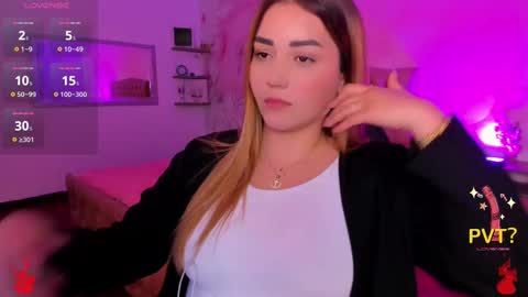 Snapshot of lucia_star_ chatting on March 11, 2025, 2:43 am lucia star online show from March 11, 2025, 2:43 am