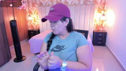 Lucia Vonne online show from May 25, 2026, 8:15 pm
