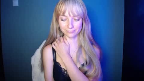 Snapshot of luciacam20 chatting on September 25, 2025, 7:39 pm Lucy online show from September 25, 2025, 7:39 pm