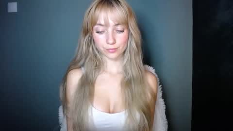 Snapshot of luciacam20 chatting on November 7, 2025, 7:47 pm Lucy online show from November 7, 2025, 7:47 pm