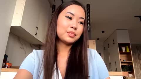 Kira online show from October 15, 2025, 12:05 pm