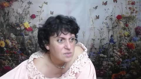 LuciaMi online show from September 19, 2025, 5:24 pm