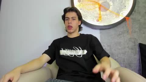 Snapshot of lucian_greyy chatting on October 19, 2025, 3:51 am lucian_greyy online show from October 19, 2025, 3:51 am