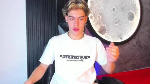 Snapshot of lucian_greyy chatting on November 11, 2025, 4:56 am lucian_greyy online show from November 11, 2025, 4:56 am