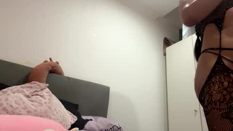 LUCIANA B. online show from November 6, 2025, 9:59 pm