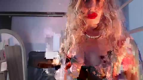 Snapshot of luciana_evaans chatting on March 7, 2025, 6:43 pm Luciana Evans online show from March 7, 2025, 6:43 pm