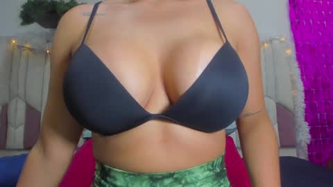 instagram luciana417  online show from December 28, 2024, 3:15 am