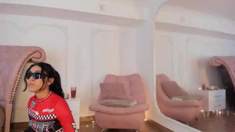 Snapshot of luciana_roa chatting on October 24, 2025, 8:49 pm Luciana online show from October 24, 2025, 8:49 pm