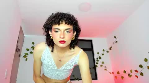 Snapshot of lucianromeo17 chatting on February 23, 2025, 4:39 am Lucy or Lucian 3 Come to my social Links3 online show from February 23, 2025, 4:39 am