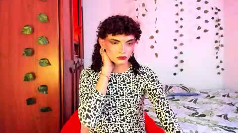 Snapshot of lucianromeo17 chatting on October 8, 2025, 3:37 am Lucy or Lucian 3 Come to my social Links3 online show from October 8, 2025, 3:37 am