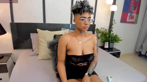  lucia wallace  online show from January 31, 2026, 11:25 pm