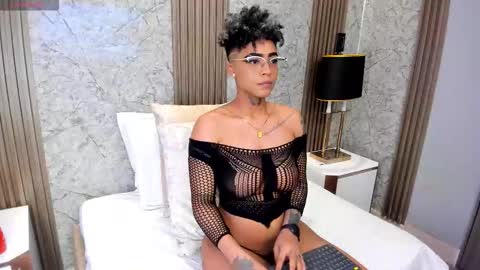  lucia wallace  online show from March 5, 2026, 11:01 pm