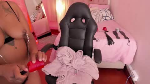     online show from October 30, 2025, 9:04 pm