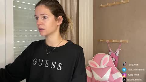 Snapshot of lucie_hot chatting on September 11, 2025, 7:19 am Lucie hot follow me on online show from September 11, 2025, 7:19 am