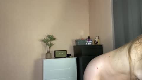 Snapshot of lucie_hot chatting on February 19, 2026, 8:27 pm Lucie hot follow me on online show from February 19, 2026, 8:27 pm