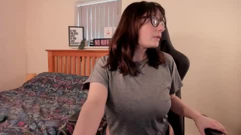 Snapshot of luciewintersuk chatting on January 24, 2025, 2:08 pm Lucie Winters online show from January 24, 2025, 2:08 pm