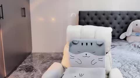 Snapshot of lucii04 chatting on September 25, 2025, 12:36 am lucii04 online show from September 25, 2025, 12:36 am