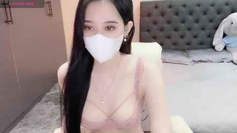 lucii04 online show from May 18, 2026, 3:51 pm