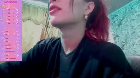 Snapshot of lucii_19 chatting on February 13, 2025, 2:31 pm Lucia online show from February 13, 2025, 2:31 pm