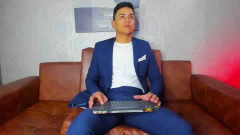 Leo online show from September 15, 2025, 11:54 am