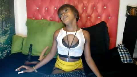 Lucile Carrie online show from June 19, 2026, 9:51 pm
