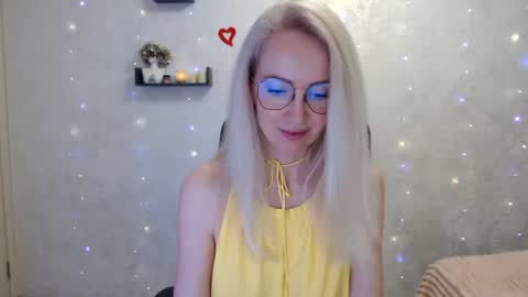 Snapshot of luckcristal chatting on June 13, 2026, 6:17 pm Arina online show from June 13, 2026, 6:17 pm