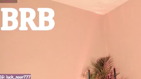 Snapshot of lucke_noor chatting on November 4, 2025, 6:34 am Noor online show from November 4, 2025, 6:34 am