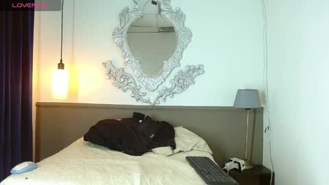 luckk_ online show from April 11, 2026, 7:45 am
