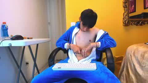 Snapshot of luckk_ chatting on June 26, 2026, 5:45 am luckk_ online show from June 26, 2026, 5:45 am
