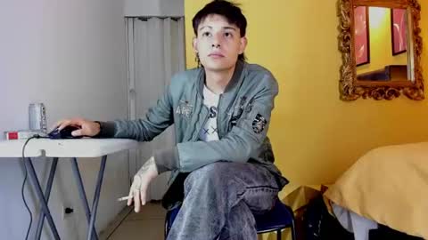 Snapshot of luckk_ chatting on July 5, 2026, 5:14 am luckk_ online show from July 5, 2026, 5:14 am