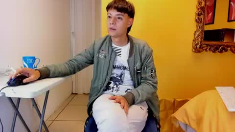 Snapshot of luckk_ chatting on July 6, 2026, 1:57 am luckk_ online show from July 6, 2026, 1:57 am