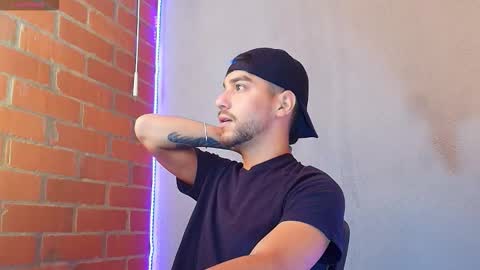 Snapshot of lucky_blessed chatting on November 11, 2025, 4:07 pm lucky_blessed online show from November 11, 2025, 4:07 pm