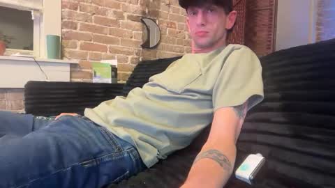 Snapshot of lucky_bme chatting on February 24, 2026, 4:21 am lucky_bme online show from February 24, 2026, 4:21 am