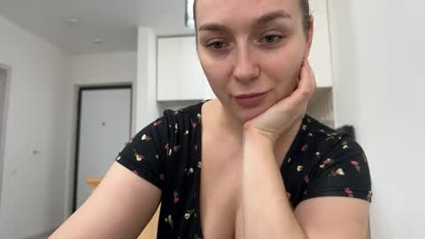 lucky_foryou_baby online show from February 5, 2026, 9:03 am