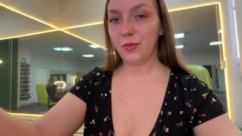 lucky_foryou_baby online show from April 11, 2026, 10:19 am