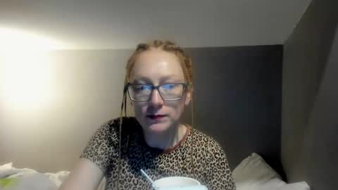 lucky_licky20 online show from March 18, 2026, 4:26 am