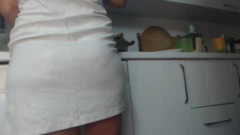 Snapshot of luckyanabella chatting on January 21, 2025, 5:27 am Ana online show from January 21, 2025, 5:27 am