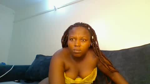 Snapshot of luckyawesome chatting on April 22, 2026, 7:00 am Crisiah online show from April 22, 2026, 7:00 am