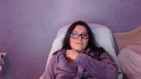 luckylinda23 online show from April 19, 2026, 6:10 pm