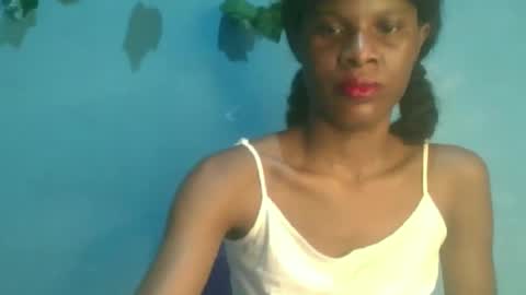 Snapshot of luckymadequeen chatting on October 27, 2025, 11:20 pm Gloria online show from October 27, 2025, 11:20 pm