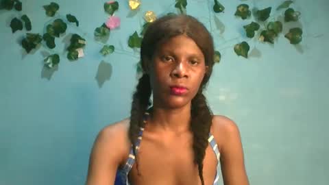 Snapshot of luckymadequeen chatting on November 2, 2025, 6:43 pm Gloria online show from November 2, 2025, 6:43 pm