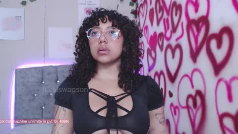 Snapshot of luckyswagson chatting on October 6, 2025, 11:46 pm Luanis online show from October 6, 2025, 11:46 pm