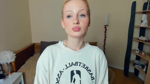 Snapshot of luckyy_tickets_ chatting on March 1, 2026, 7:54 am Alice online show from March 1, 2026, 7:54 am