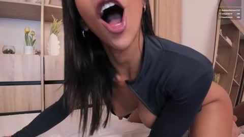 Snapshot of lucy__loud chatting on February 17, 2025, 5:25 am Paula online show from February 17, 2025, 5:25 am