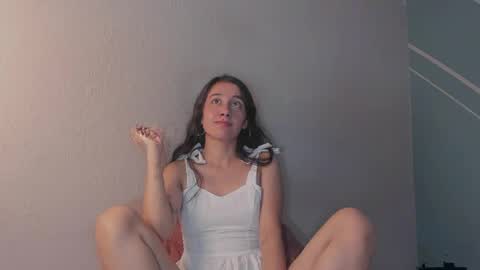 Lucy Herrera online show from April 4, 2026, 10:40 pm