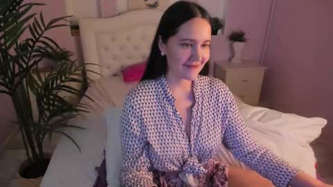 Snapshot of lucy_boobsy chatting on March 9, 2025, 3:01 am Laura online show from March 9, 2025, 3:01 am
